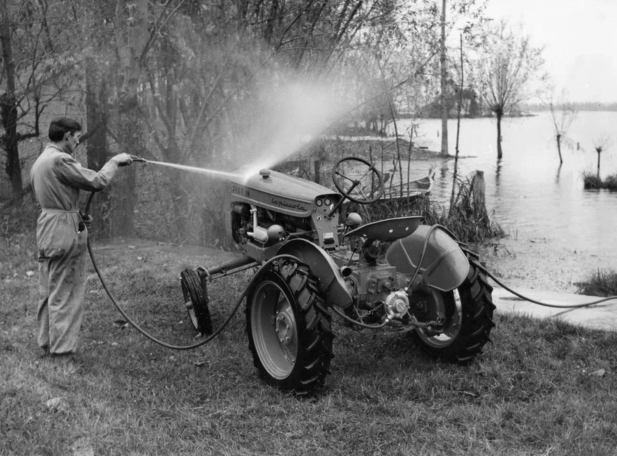 PIUSI Archivio Storico Azienda 01